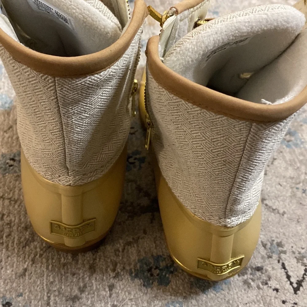 New Sperry Saltwater Metalic Gold Fleece Lined Waterproof Duck Rain Boot Sz 10